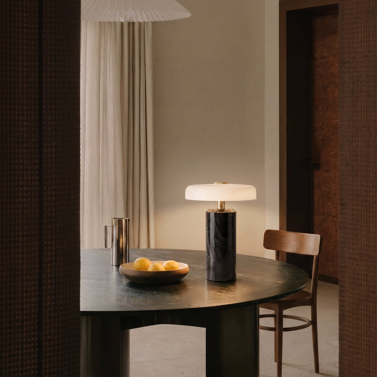 Lampe de table en marbre et verre sans fil